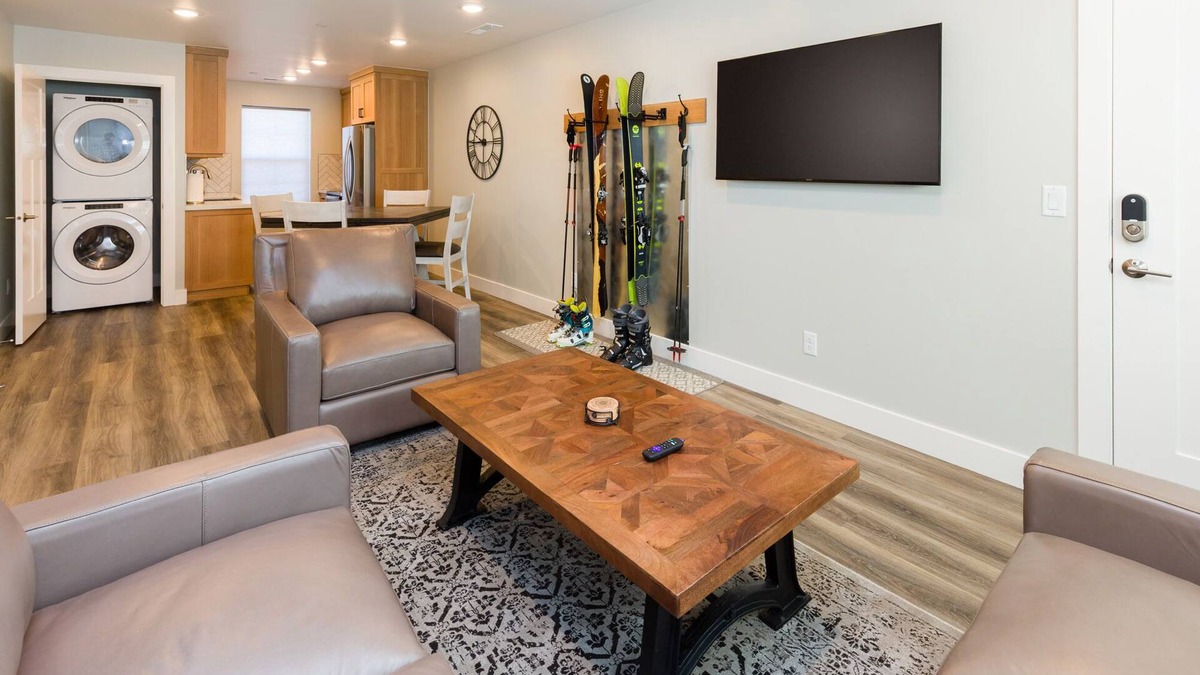 Cottonwood Heights Apartment | Dreamy new 2BR unit with superior ski access!