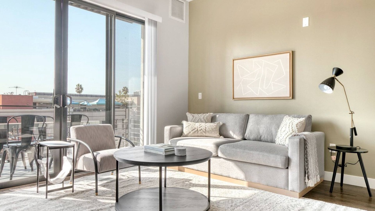NoHo Arts District Apartment | Dreamy North Hollywood 2BR w/Pool, Gym & Roof, prime NoHo, by Blueground