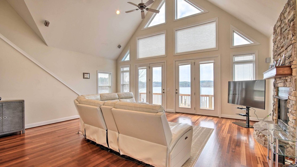 Winnsboro House | Dreamy Ridgeway Home w/Grill on Lake Wateree!