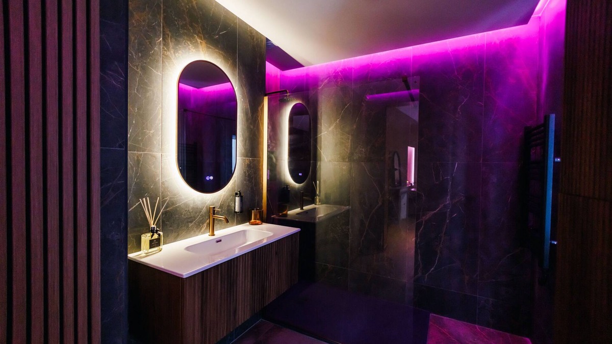 Downtown Angers Apartment | Dreamy Room - Escape, Spa & Private Cinema