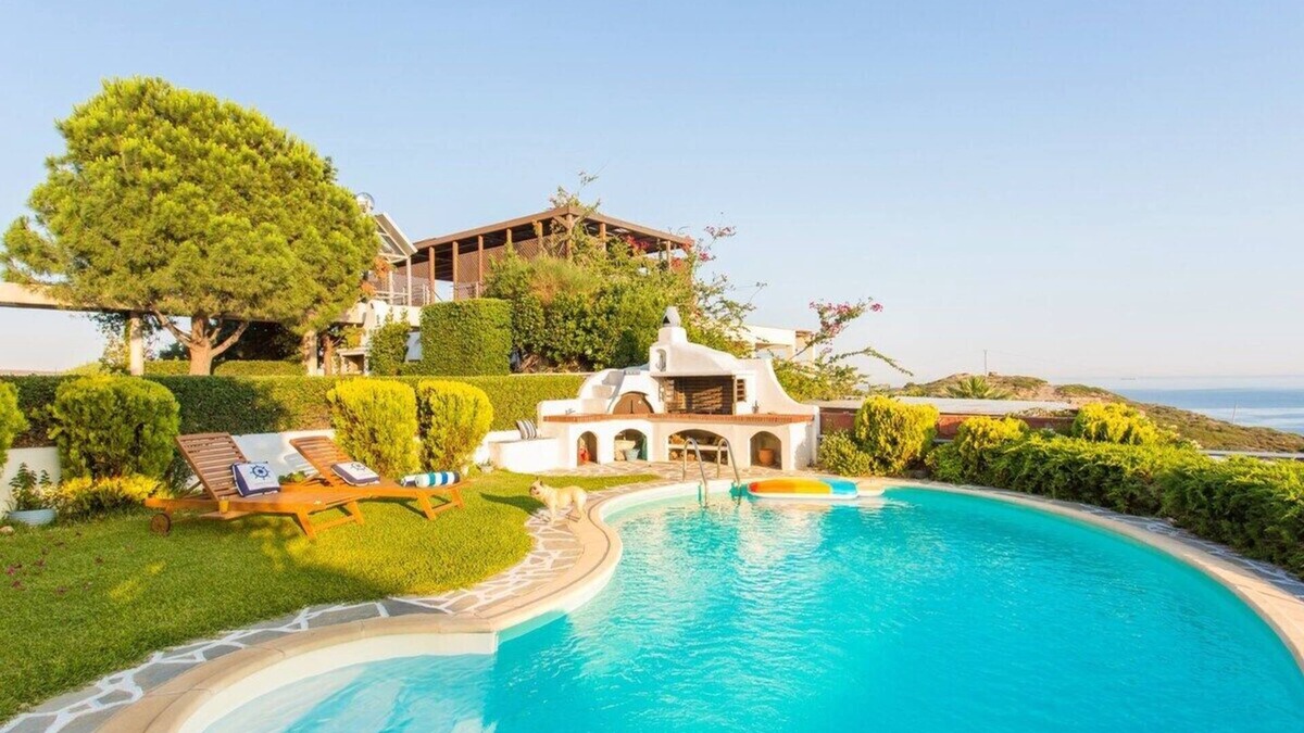 Lavreotiki Villa | Dreamy Villa Amorgos in Sounio with private pool