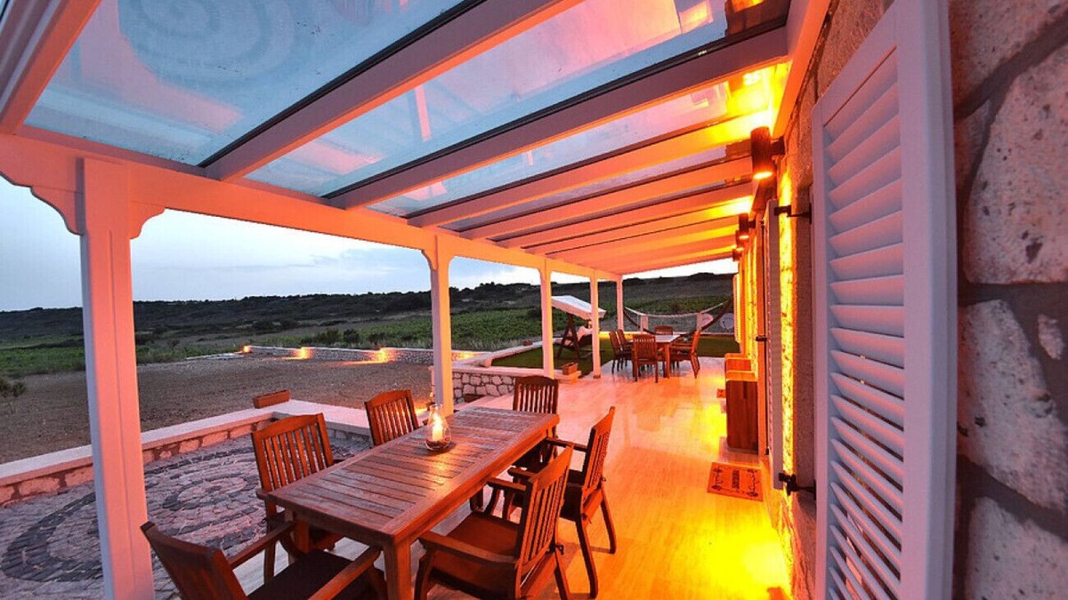 Bozcaada House | Dreamy Villa near Beach with Backyard in Bozcaada