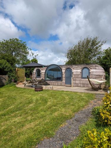 Widegates House | Dreckly cabin - Lydcott Glamping with Cornish sea views