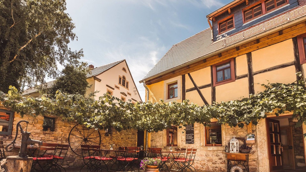 Gompitz Apartment | "Drei Mädel Hof" close to the center and yet rural