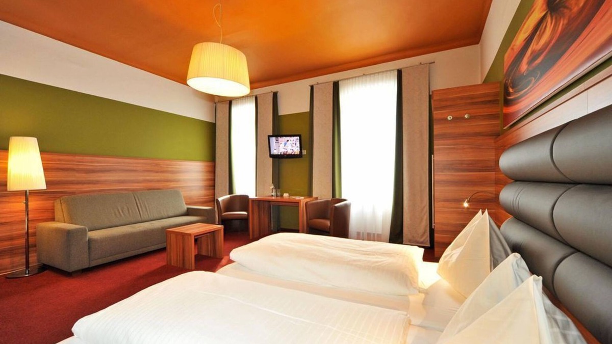 Spittal an der Drau House | Dreibettzimmer mit Dusche Oder Bad/wc - Hotel Ertl