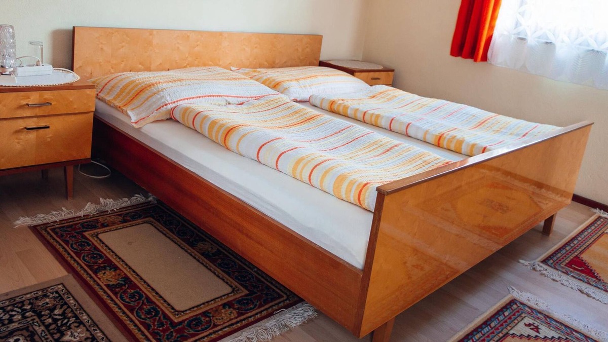 Notsch Apartment | Dreibettzimmer, Dusche, Bergseite - Gästehaus Mikosch