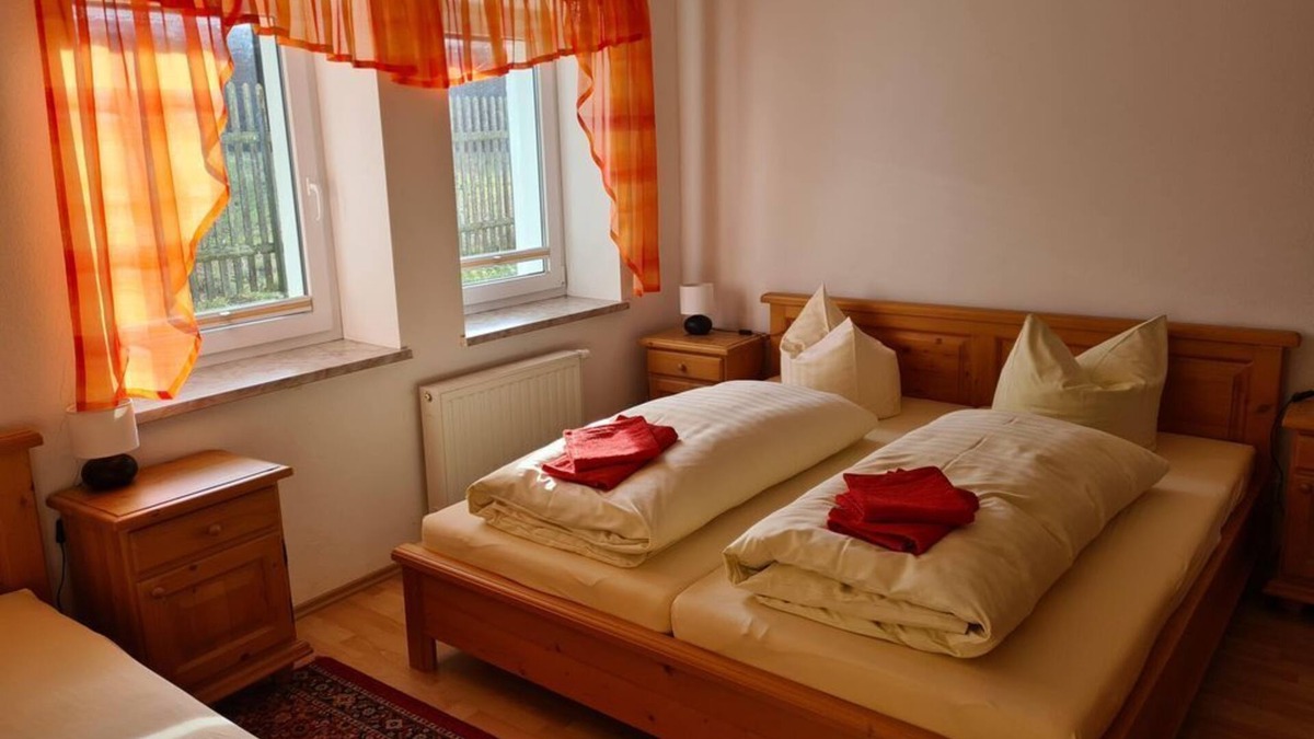 Eichigt Bed & Breakfast | Dreibettzimmer Bettenhaus, Dusche, Wc,online - Landgasthof Süßebach