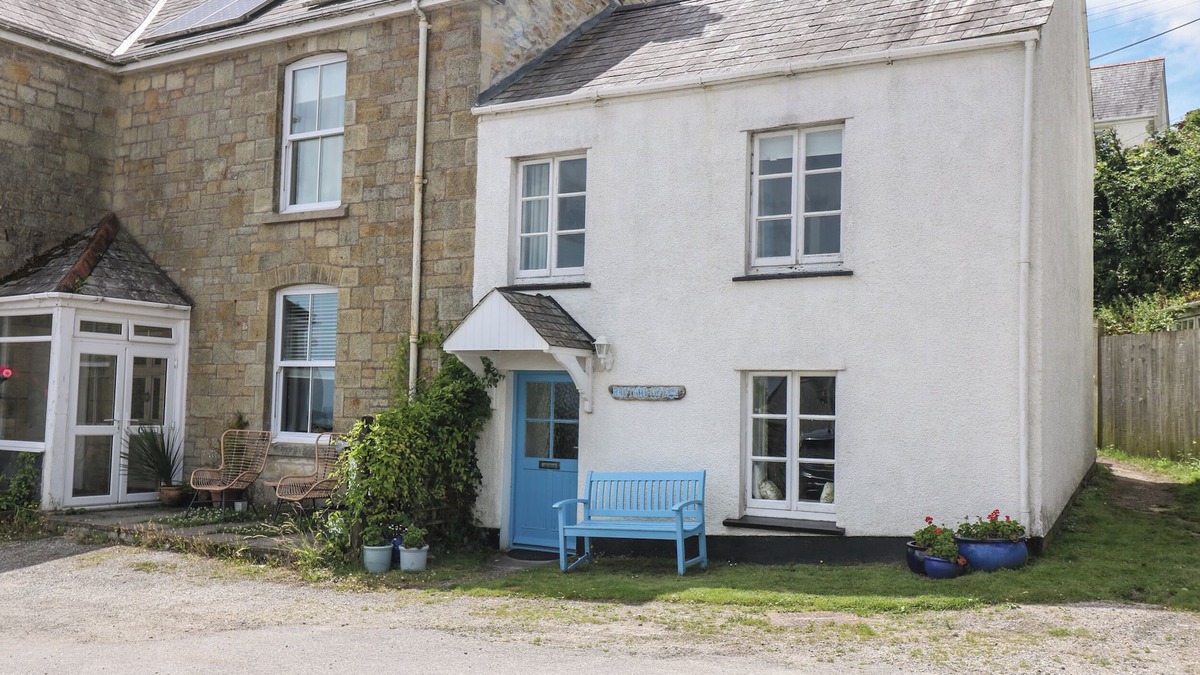 Saint Austell Bay Cottage | DRIFTWOOD COTTAGE, pet friendly in Porthpean