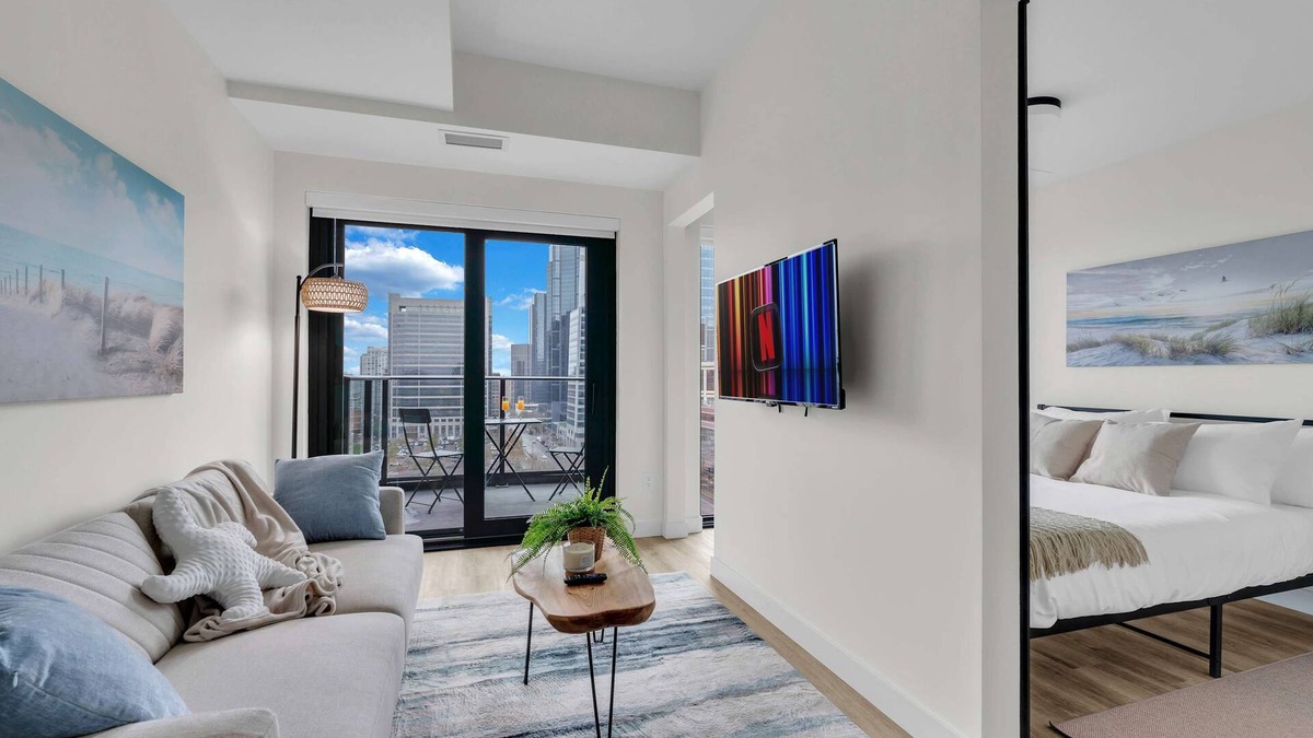 Eau Claire Apartment | Driftwood Heights DT | Gym | City Views