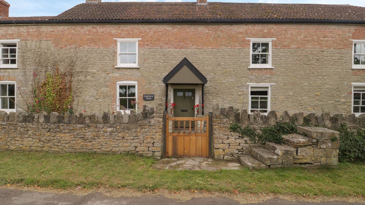 Bridgwater Cottage | DROVER'S, romantic, with open fire in Sutton Mallet
