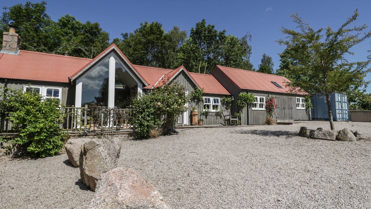 Banchory Cottage | DRUMHEAD BOTHY, pet friendly, character holiday cottage in Aboyne