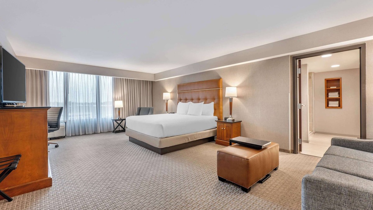 Champaign Hotel | Drury Inn & Suites Champaign
