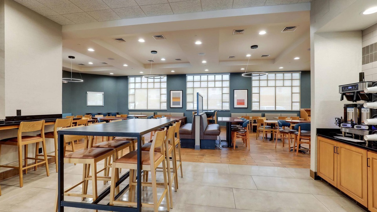 Dayton Hotel | Drury Inn & Suites Dayton North