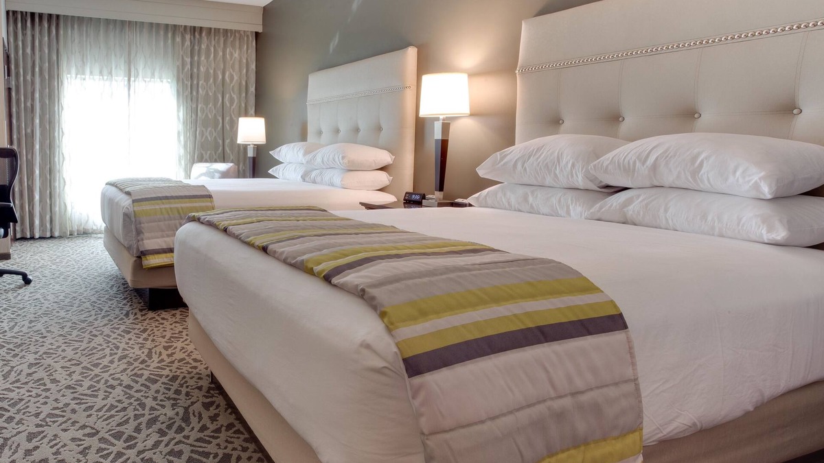 South Hills Hotel | Drury Inn & Suites Pittsburgh Airport Settlers Ridge