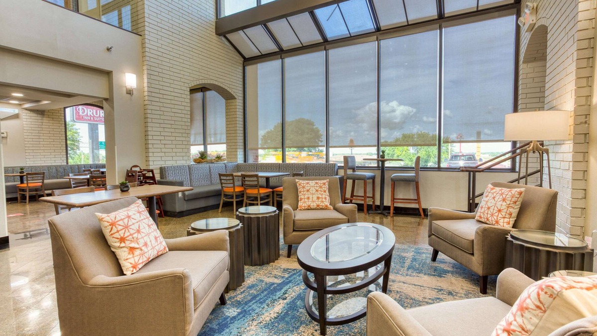Collinsville Hotel | Drury Inn & Suites St. Louis Collinsville