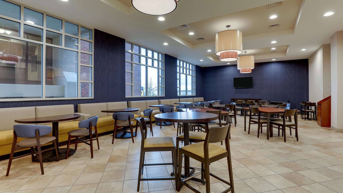 Arnold Hotel | Drury Inn & Suites St. Louis Arnold
