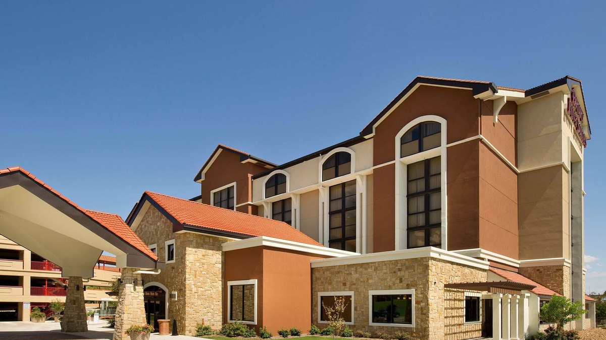 Crownhill Park Hotel | Drury Plaza Hotel San Antonio Airport