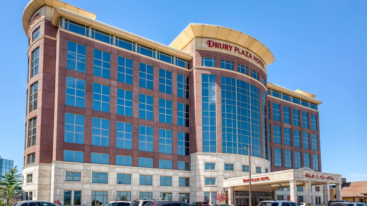 Chesterfield Hotel | Drury Plaza Hotel St. Louis Chesterfield