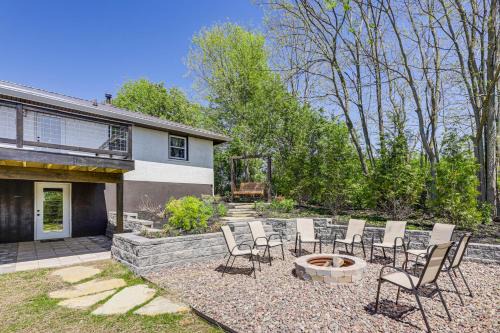 Dry Ridge House | Dry Ridge Farmhouse with Hot Tub and Game Room!
