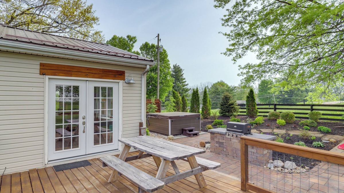 Crittenden House | Dry Ridge Rental Home w/Hot Tub & Game Room!