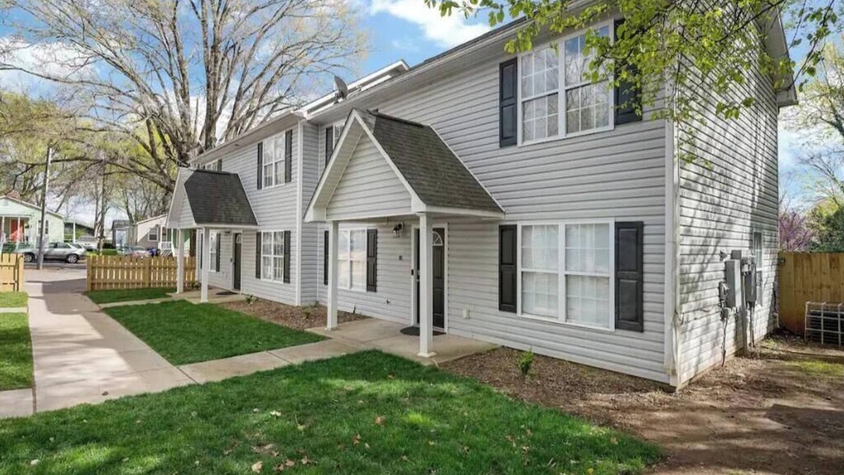 Downtown House | DT/2 Spacious 3BR Suites/FreeParking/SelfCheckin