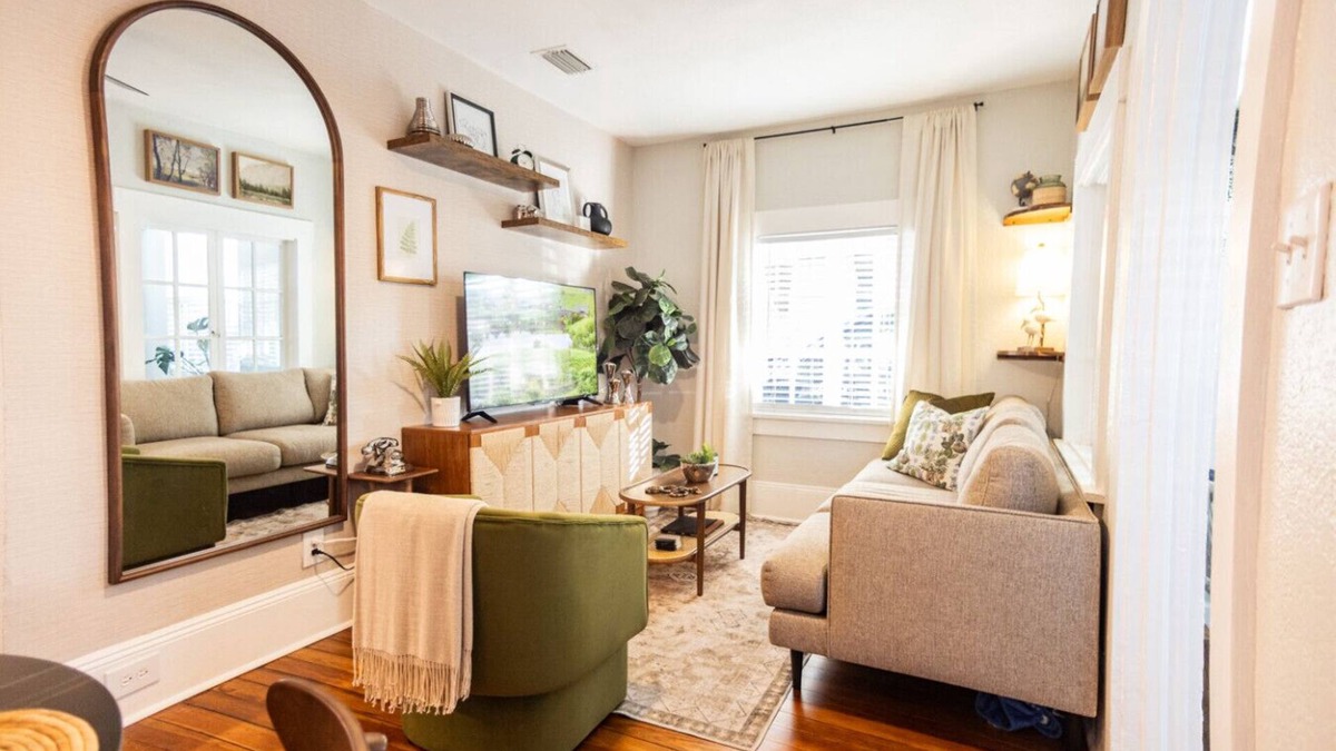South Eola House | DT505 - Downtown Orlando Monthly Rental | Modern 1BR Bungalow