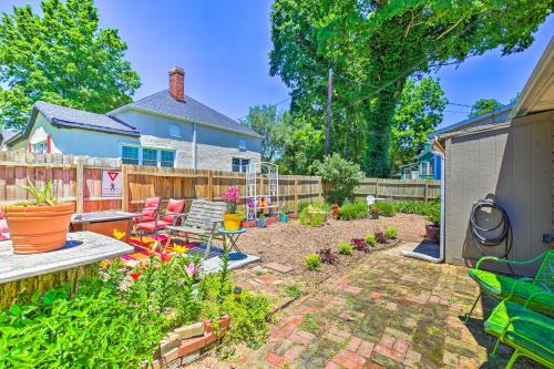 Elizabethtown House | Dtwn Elizabethtown Home with Fire Pit and Gas Grill!
