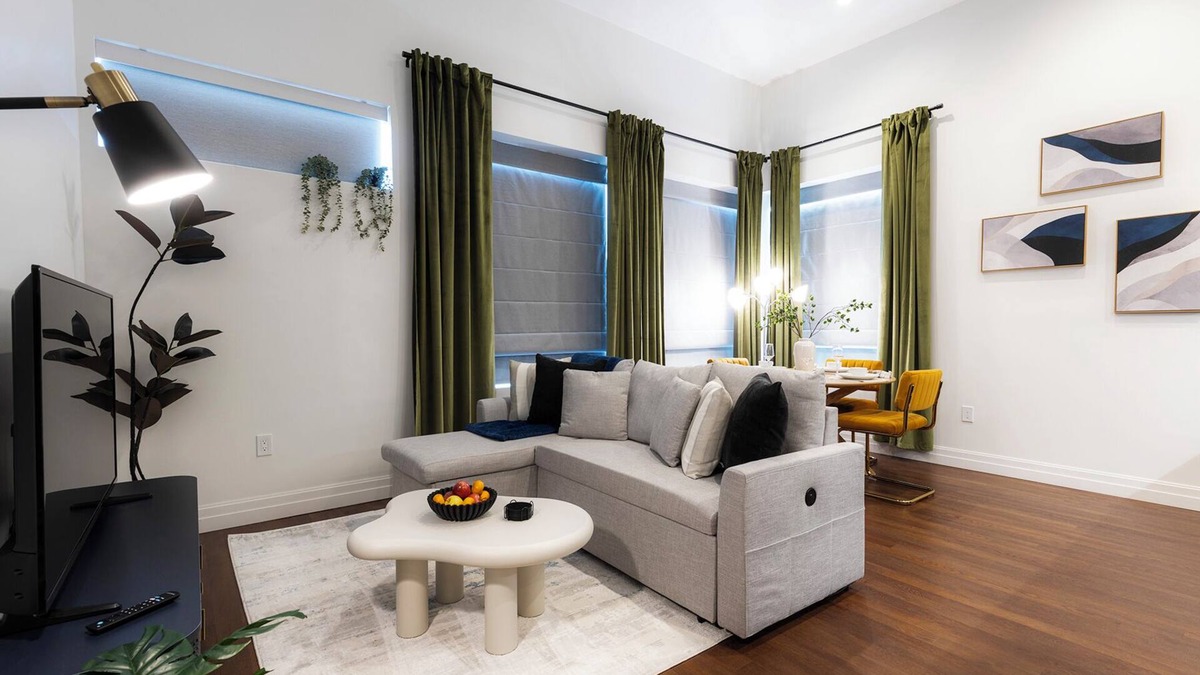 Downtown Apartment | DTWN I Near Yale I King Beds I Free Parking I Gym I Free Coffee I Pets Welcome!