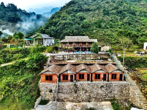 Yen Minh House | Du Gia Cozy Homestay & Tours