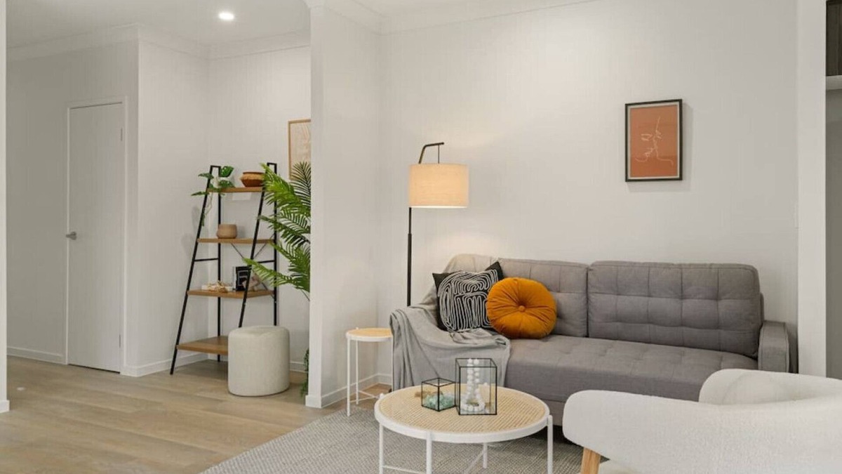 Browns Plains House | Dual-key 5BR Family home w/stunning interior