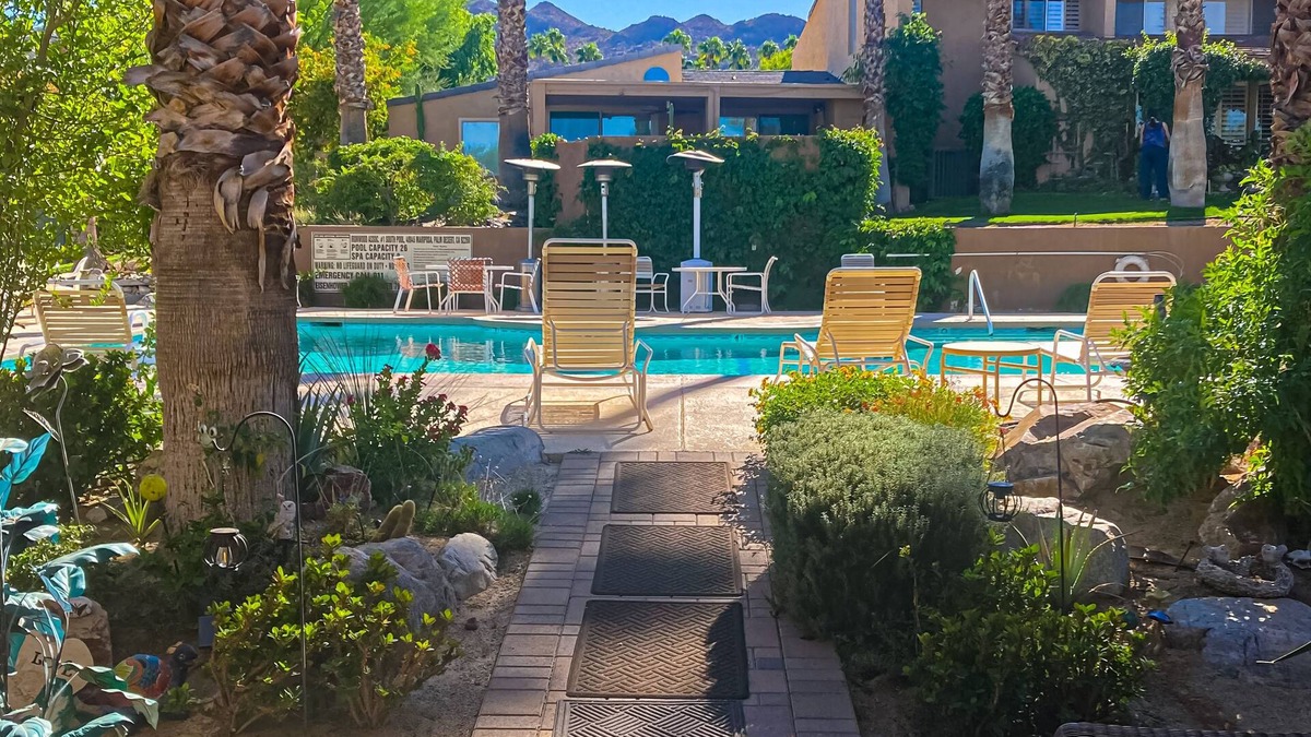 Palm Desert Condo | Dual-Suite Villa at Ironwood Country Club | Shared Pool & Hot Tub