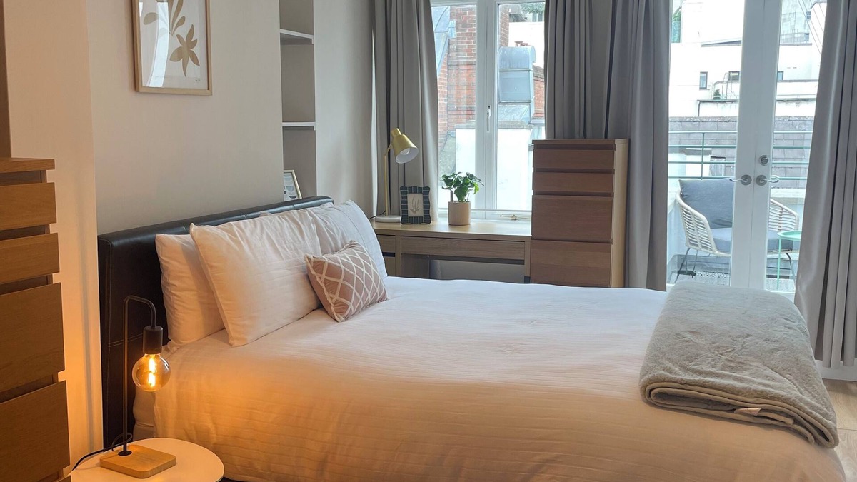 City Centre Dublin Apartment | Dublin City Cultural Quarter Convenience for Work & Travel