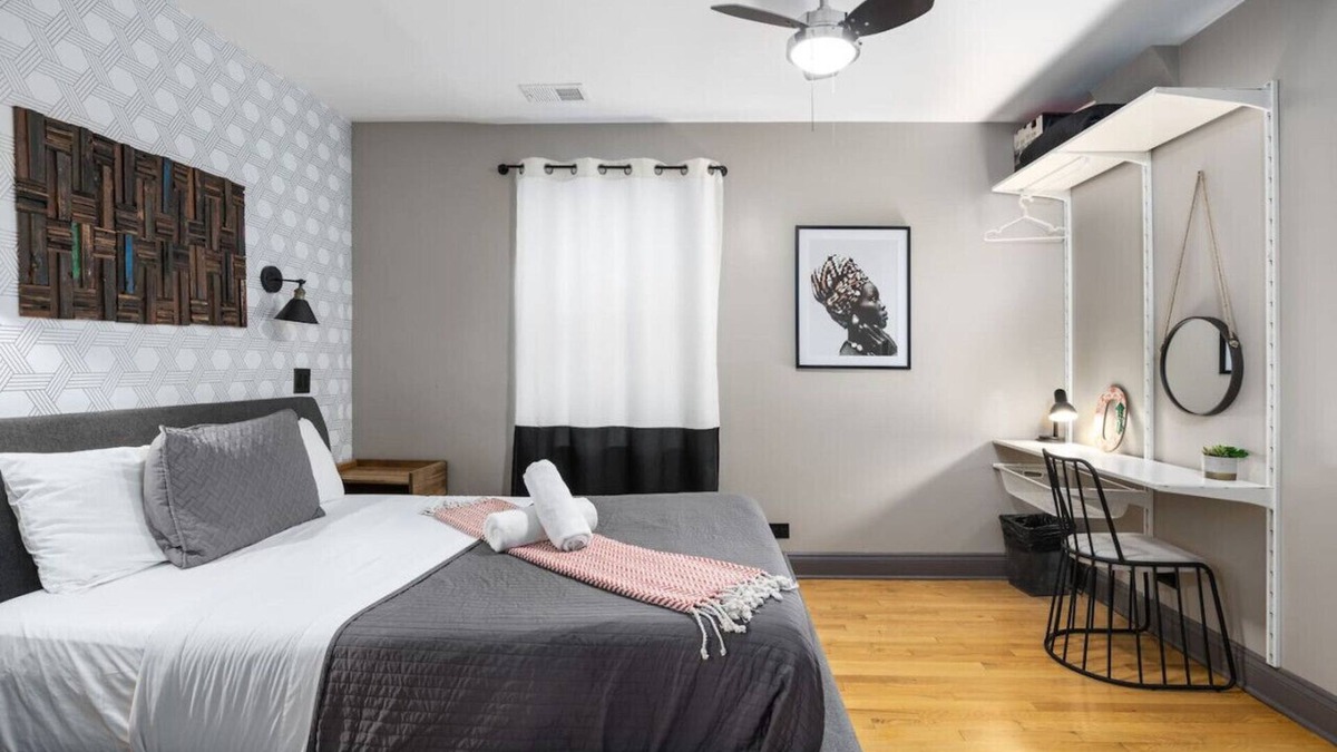 Bronzeville Bed & Breakfast | Dubois Guest House Room 103