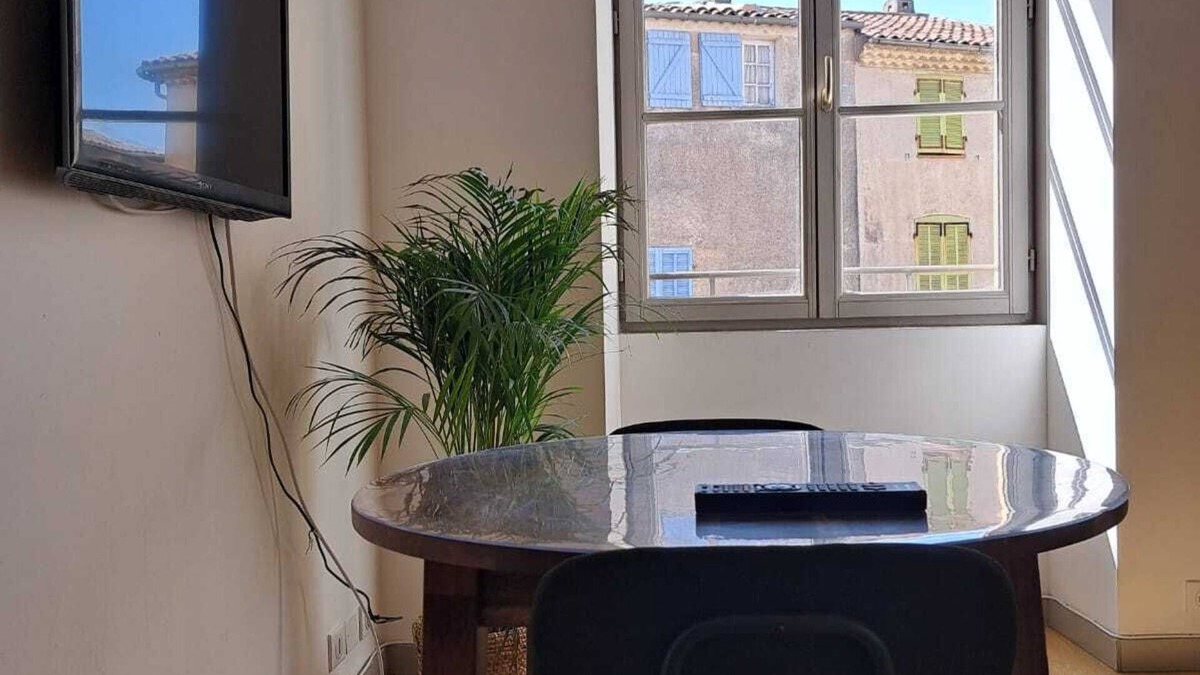 Brignoles Apartment | Dubonnet - Coeur de ville