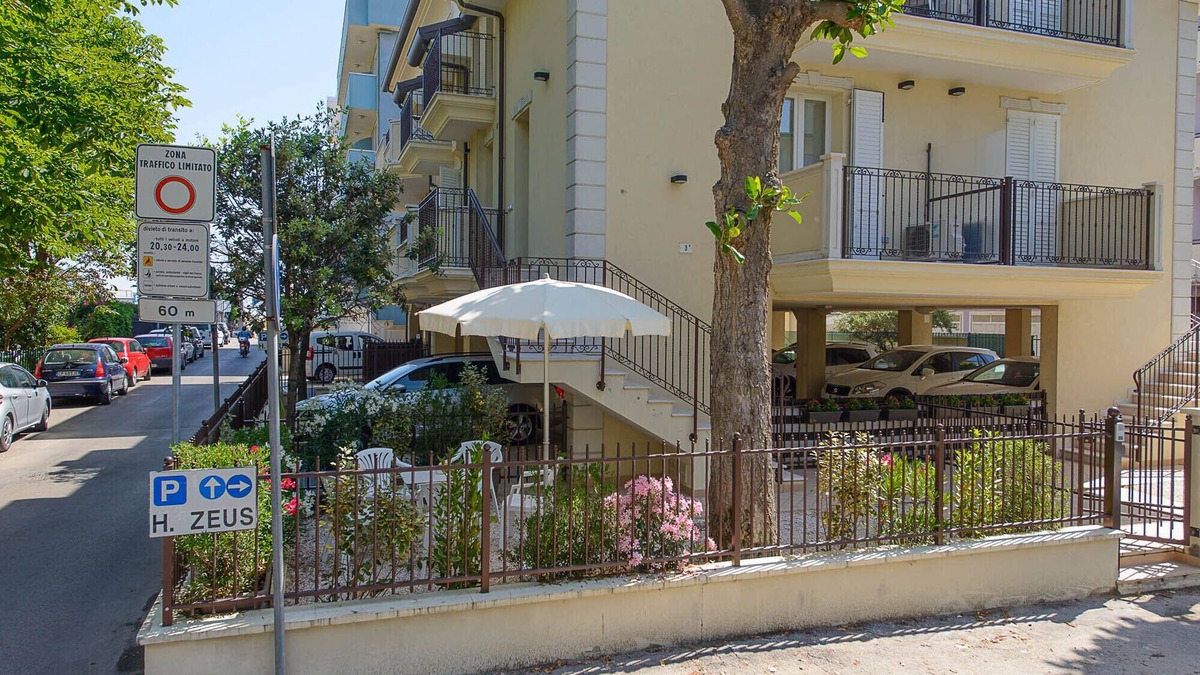 Viserbella Apartment | DUCAL RESIDENCE 20 METERS FROM THE SEA, IN VISERBA. Trilo Suite n. 8