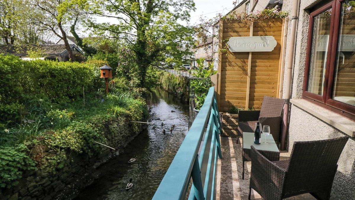 Cark Cottage | DUCK AWAY RIVERSIDE COTTAGE, pet friendly in Cark In Cartmel