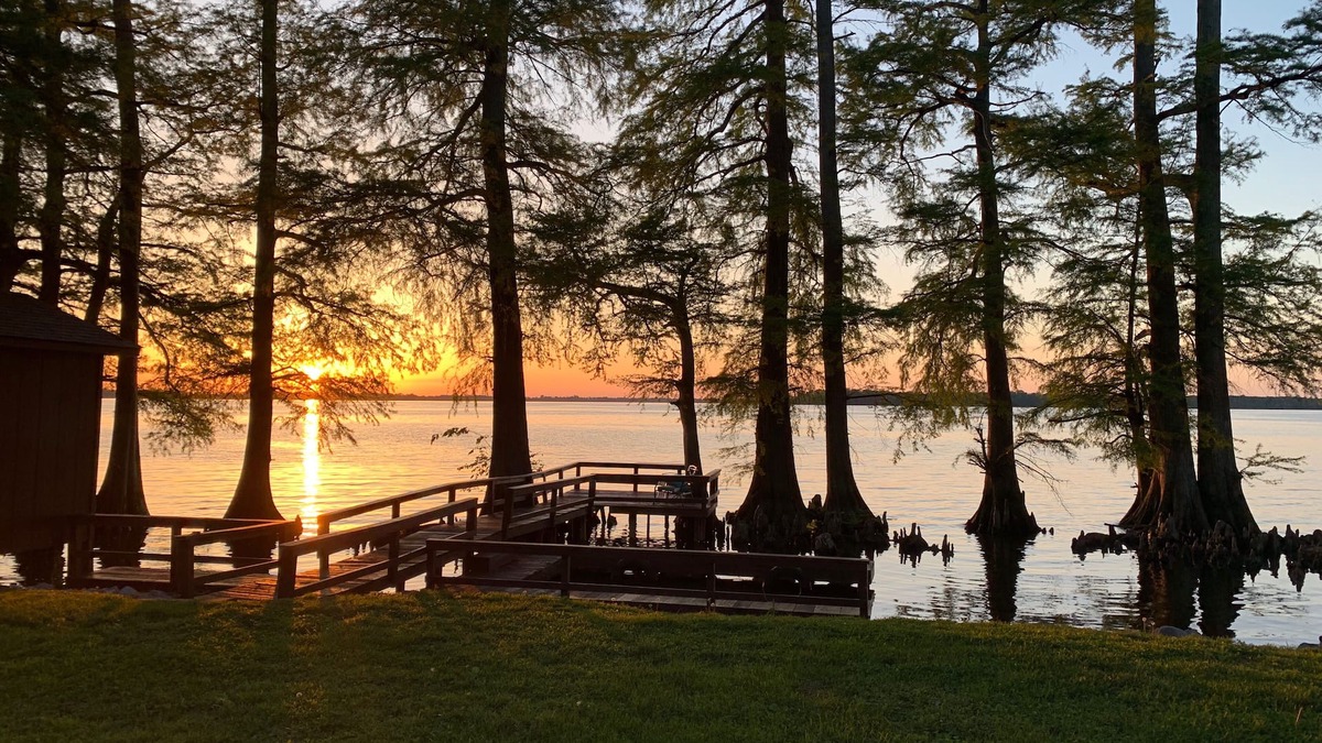 Wynnburg House | Duck Hunting, Fishing or Relaxing Family Vacation