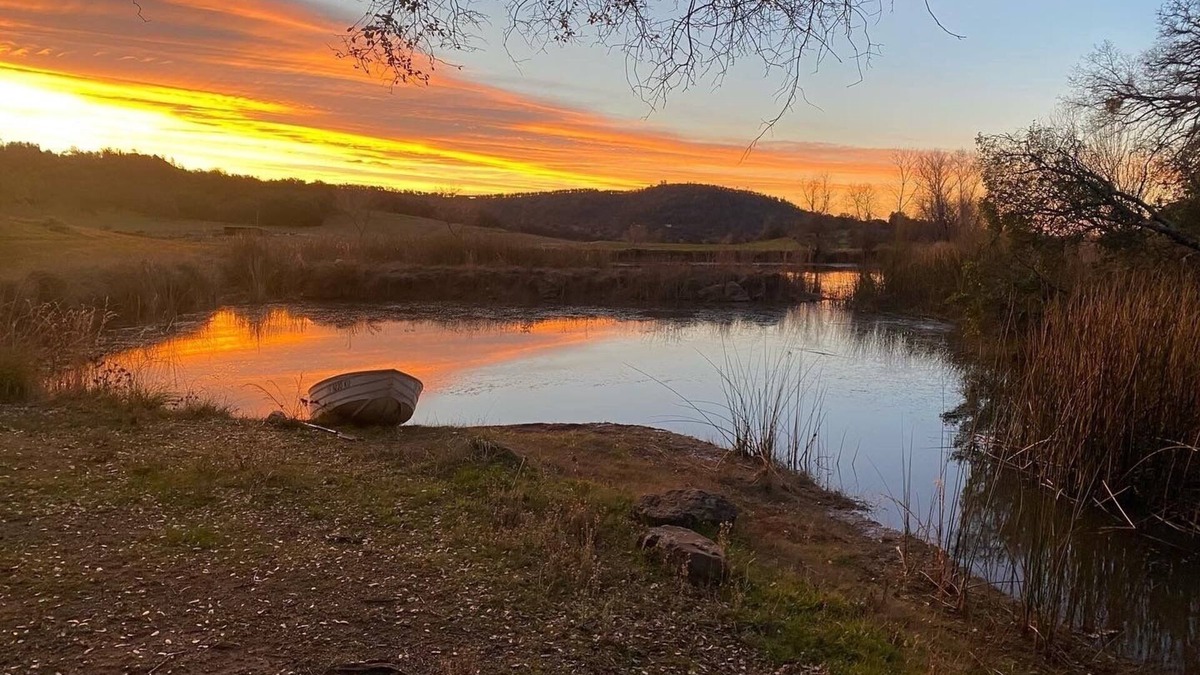 Smartville Cabin | Duck Pond Cabin-Private Cabin on 400 Acre Ranch