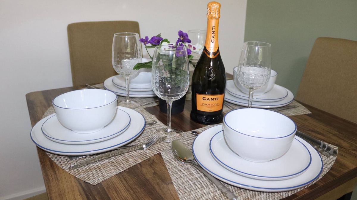 Dudley Apartment | Dudley Getaway|Close to Zoo|Castle & Free Parking