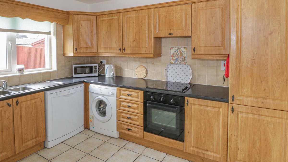 Rathmadder Cottage | DUFFY'S COTTAGE, pet friendly in Gorteen, County Sligo