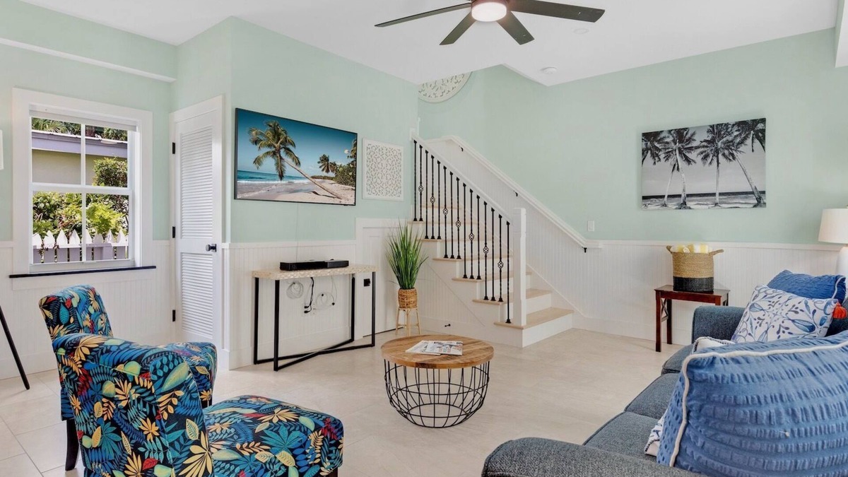 Uptown - Upper Duval House | *DUKE OF CATHERINE @ DUVAL* Brand New Home & Hot Tub + LAST KEY SERVICES…