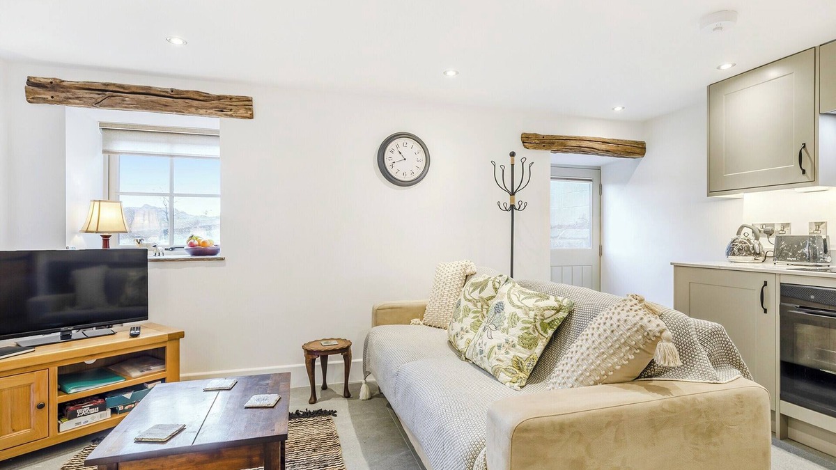 Cauldon Cottage | Dukes Cottage - UK47495