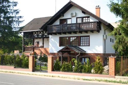 Goed House | Dunakanyar Bed & Breakfast Panzio