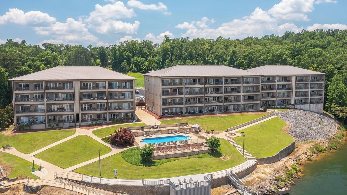Jasper House | Duncan Bridge Condominium 112