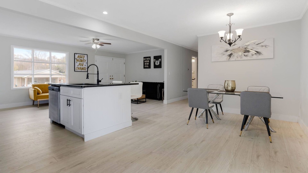 Duncan House | Duncan house, modern Home with Pool