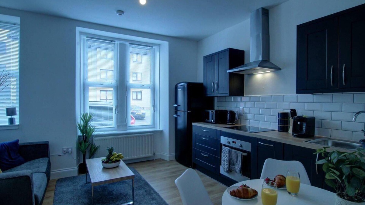 Dundee Apartment | Dundee - 1 Bed - Sleeps 4 - Free Parking