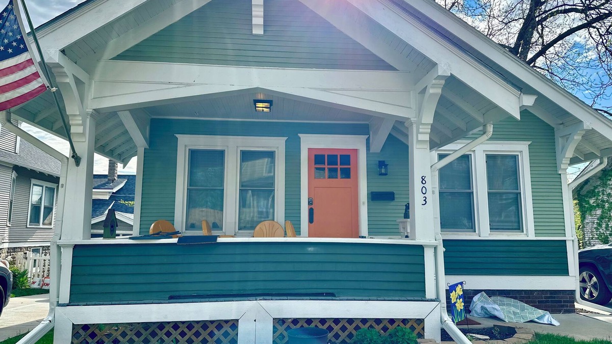 Dundee-Happy Hollow Historic District House | Dundee Lucky Charm - Heart of Dundeen
