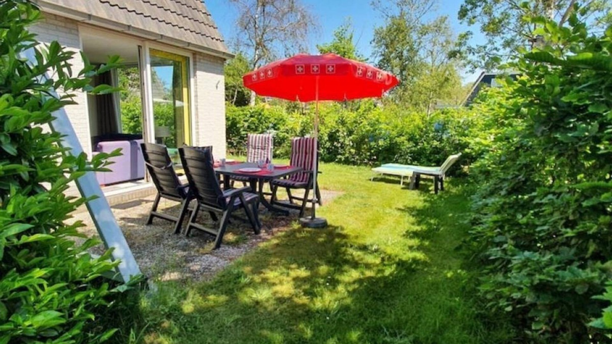 Egmond-Binnen House | Dune Bungalow directly against the dunes for 5 persons. Charming holiday home, Walking, Cycling, enjoying the silence.