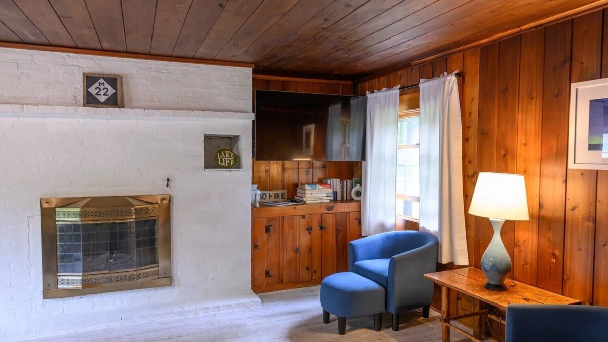 Empire Hotel | Dune Climb Inn