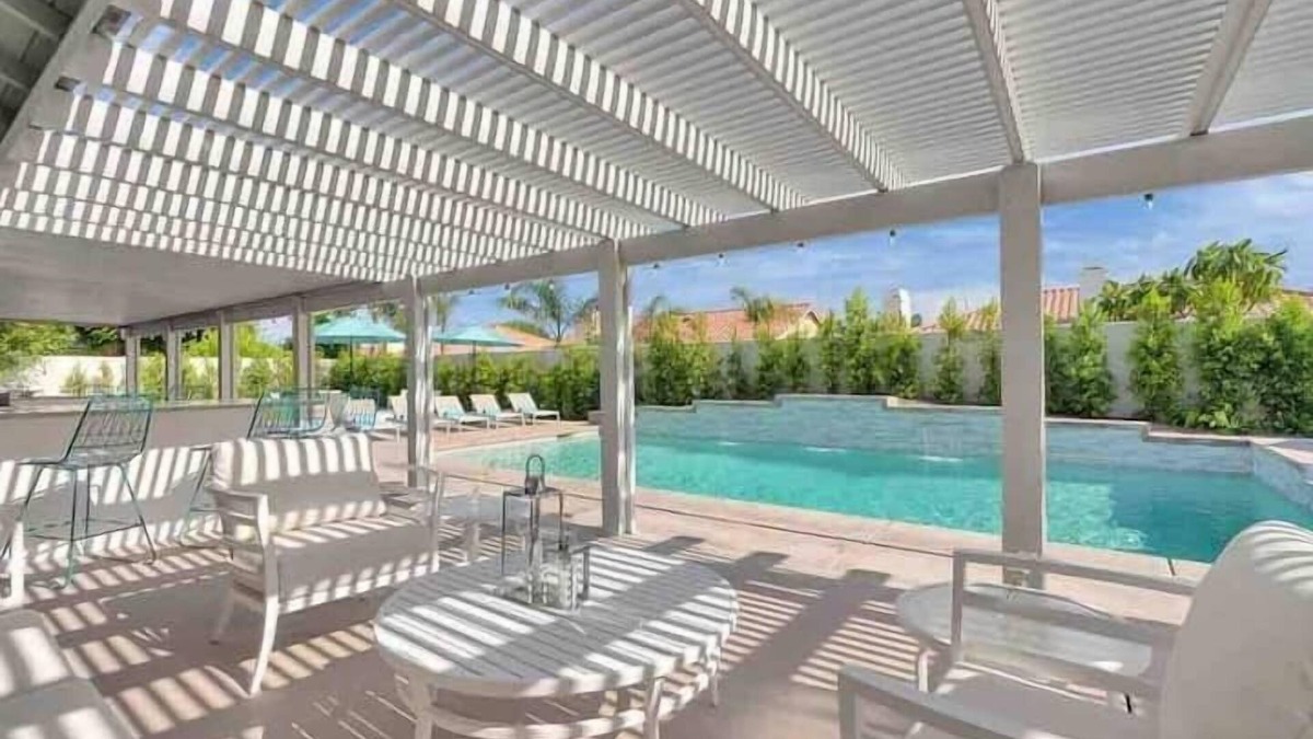Bermuda Dunes House | Dune Lakes Perfect for Entertaining